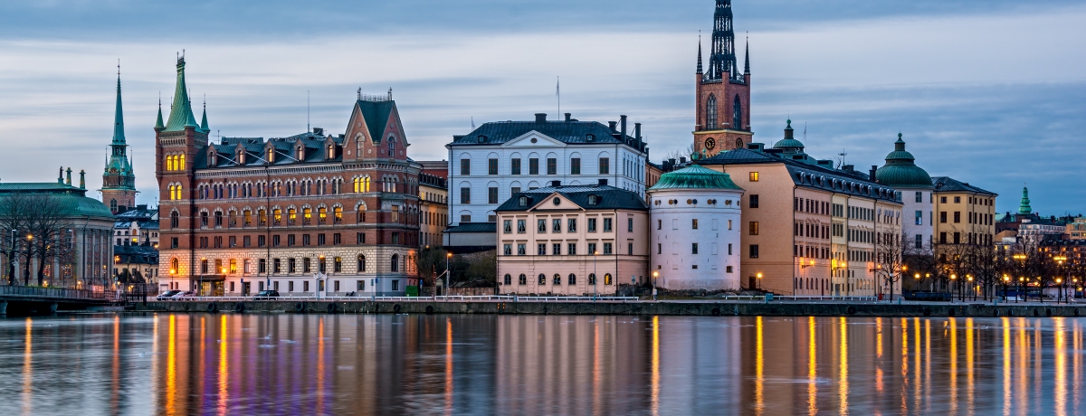 Riddarholmen i Stockholm i skymning